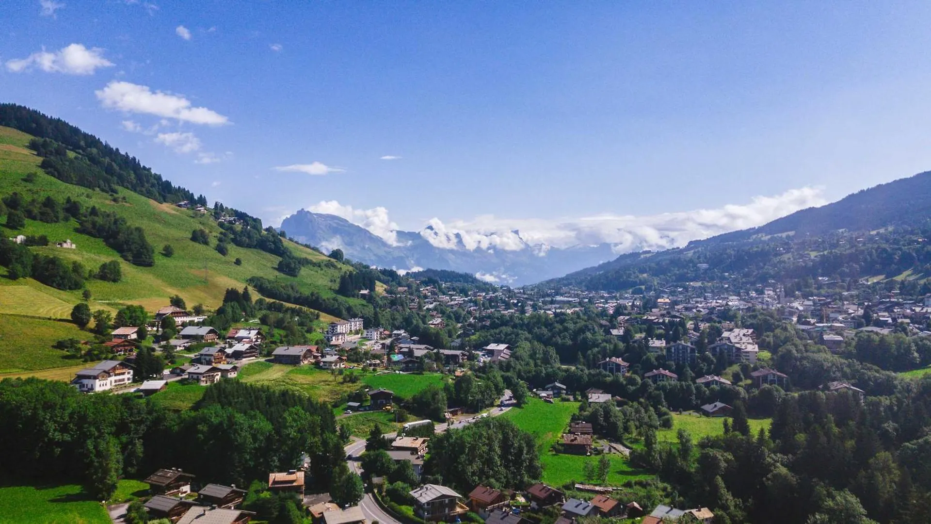 Exclusive Accommodation Terrace, Parking And Pool Megeve Apartment