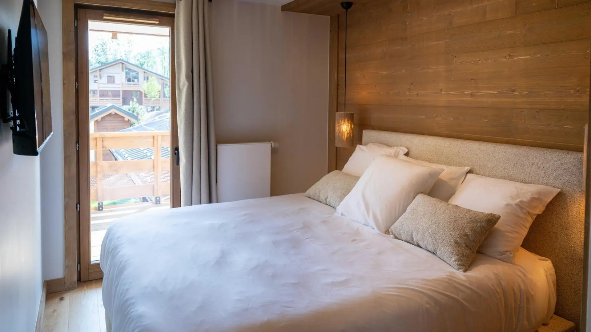 Exclusive Accommodation Terrace, Parking And Pool Megeve Apartment