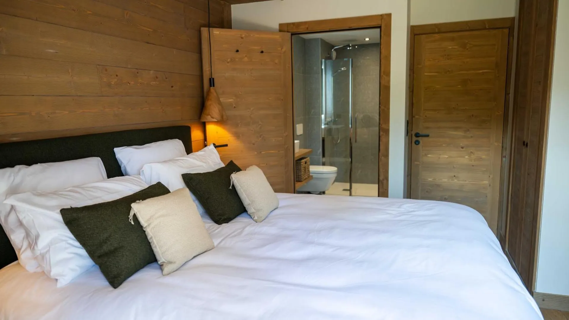 Exclusive Accommodation Terrace, Parking And Pool Megeve Apartment