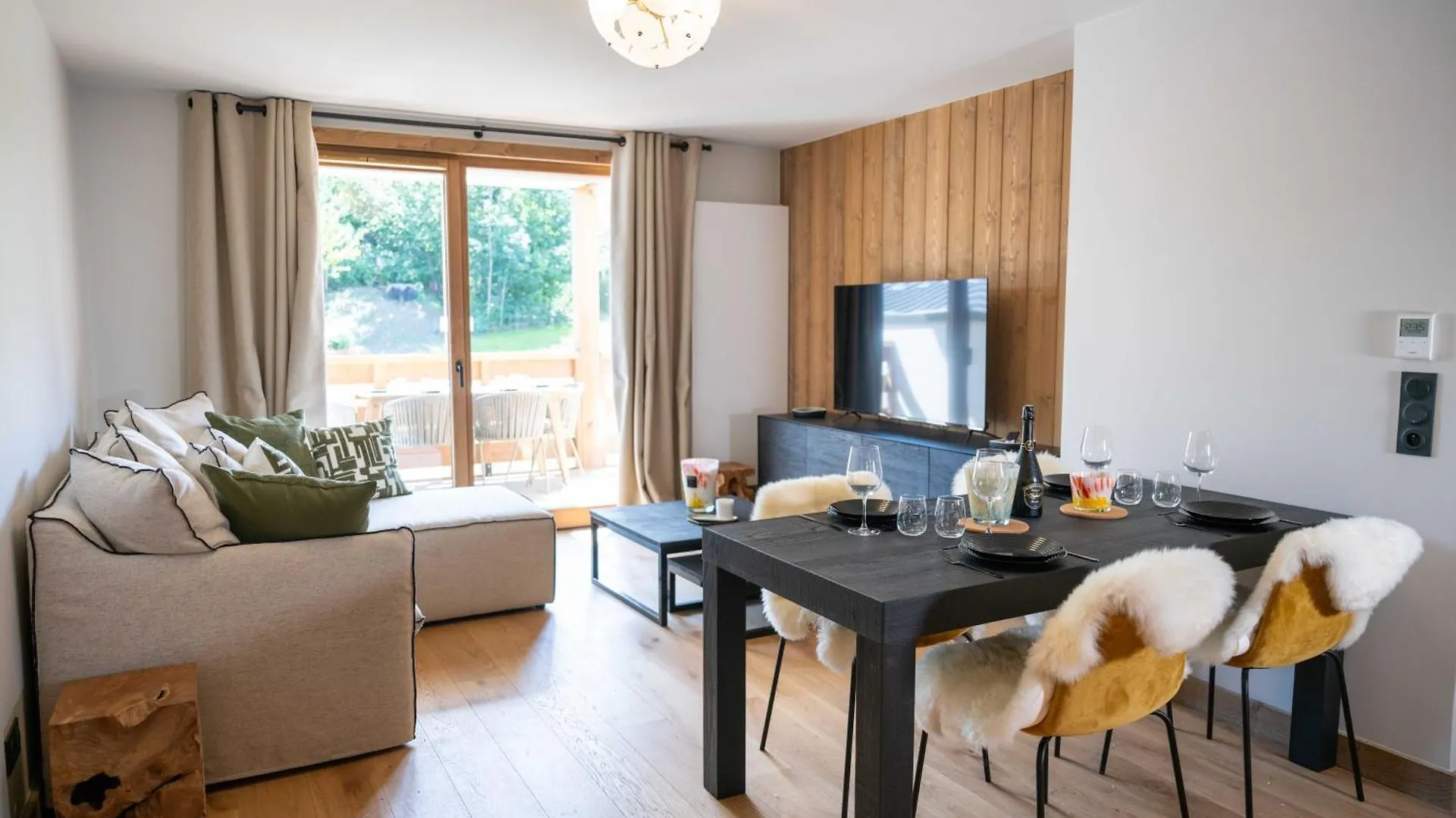 Exclusive Accommodation Terrace, Parking And Pool Megeve Apartment