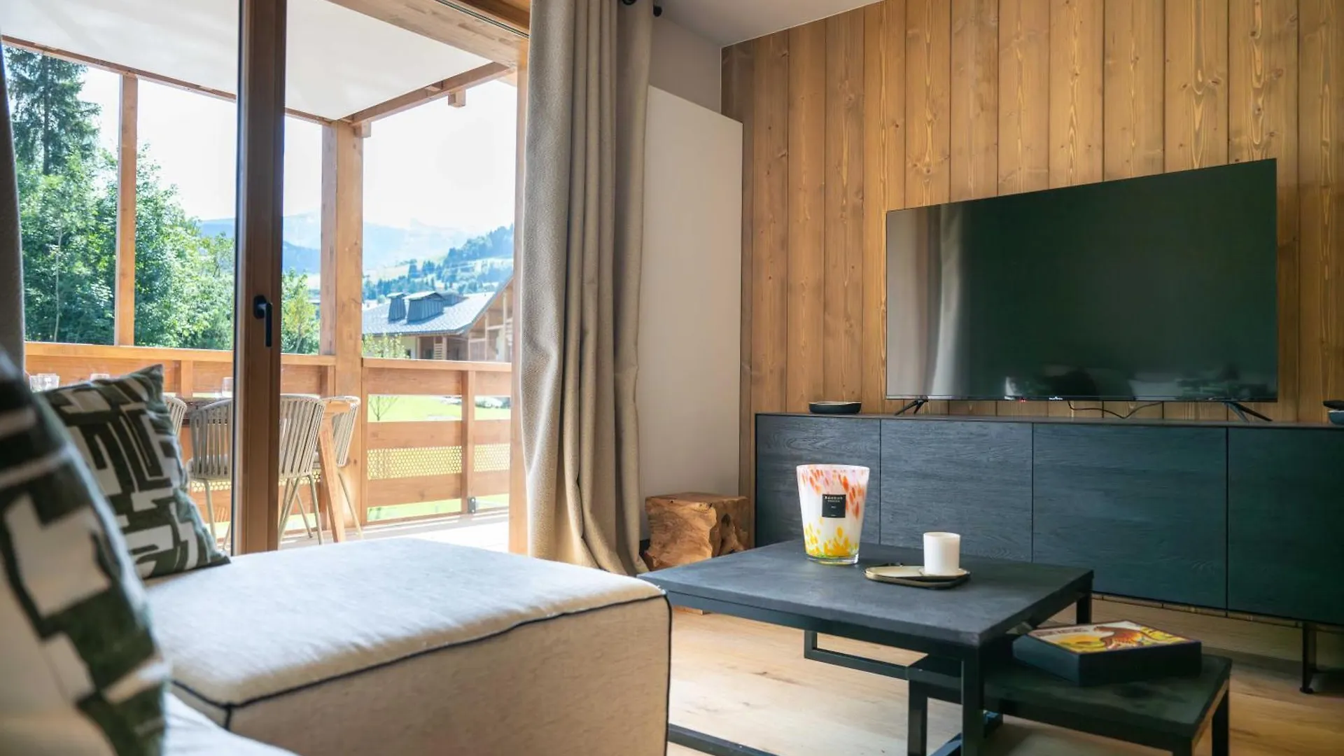 Exclusive Accommodation Terrace, Parking And Pool Megeve Apartment