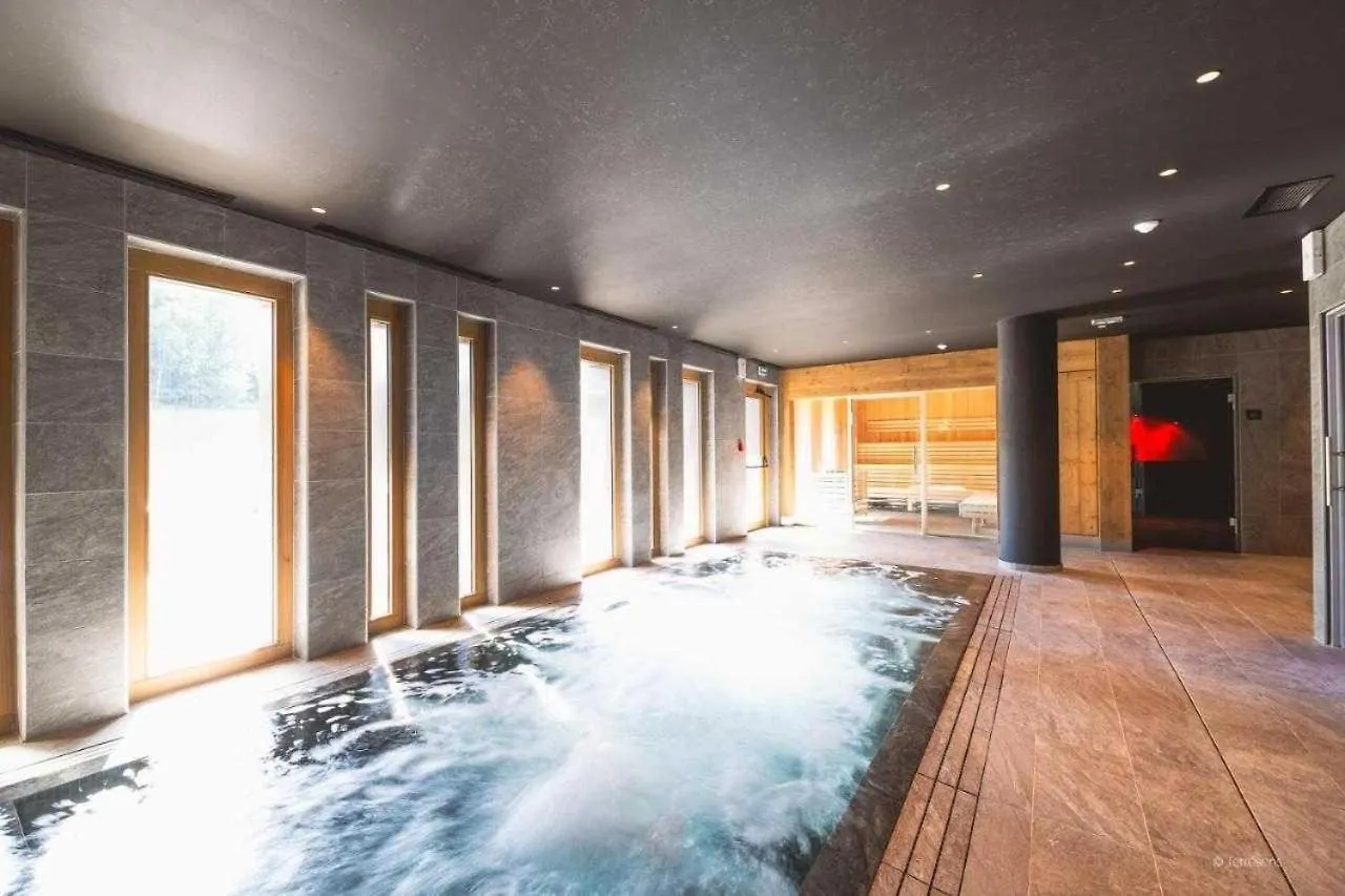Exclusive Accommodation Terrace, Parking And Pool Megeve Apartment