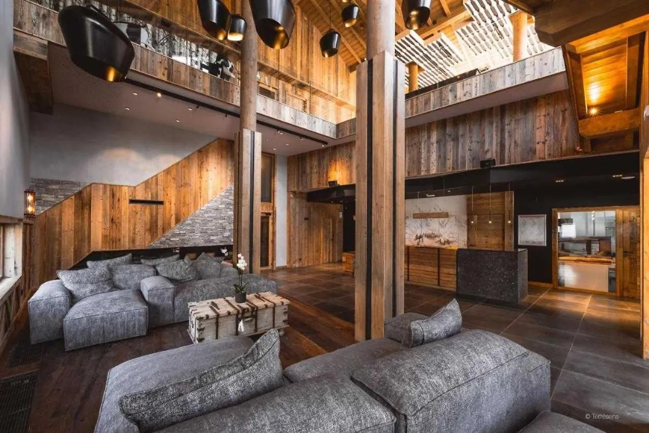 Exclusive Accommodation Terrace, Parking And Pool Megeve Apartment
